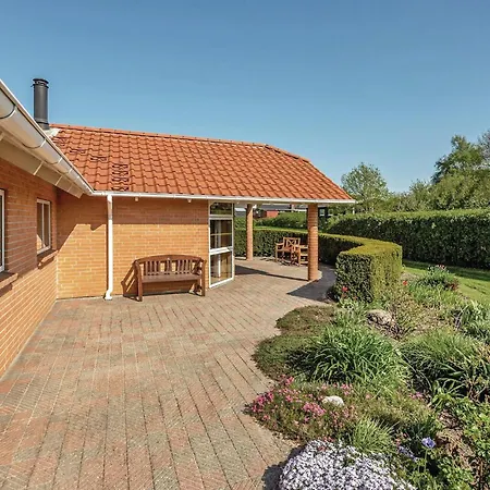 Four-bedroom In Nyaraló