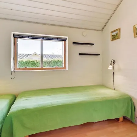 Four-bedroom In Nyaraló Hejls