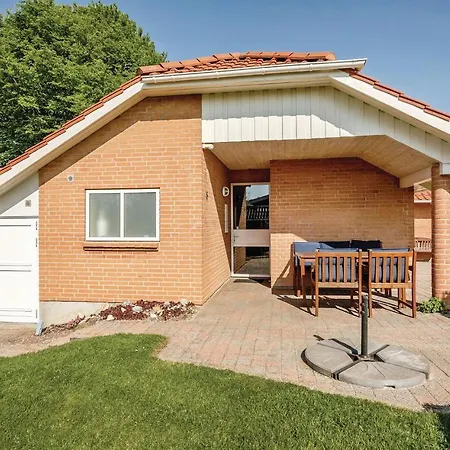 Holiday home 4 Bedroom In *