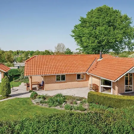 Nyaraló Four-bedroom In Hejls